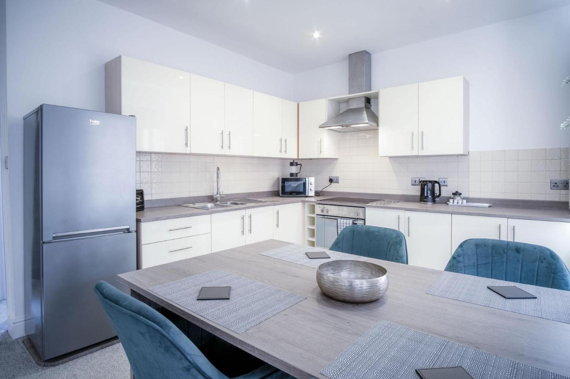 The Penthouse - 1 Bedroom Apartment - Ocean Breeze Port-Eynon Εξωτερικό φωτογραφία